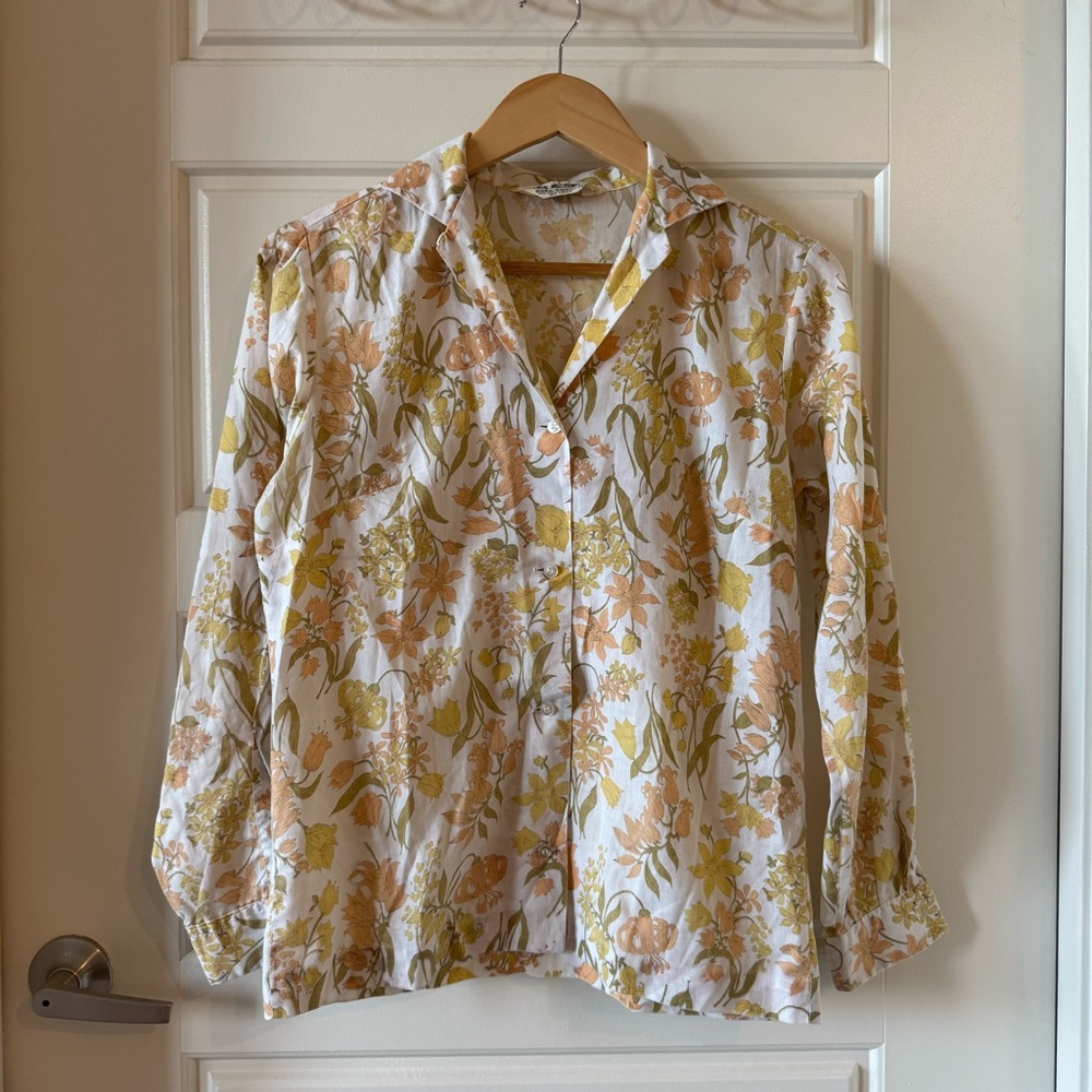 Vintage 1950s Lady Manhattan Button-Up Blouse in Orange and Yellow Floral